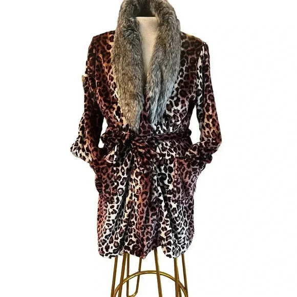 alcove Other - alcove s/m animal print robe with tie